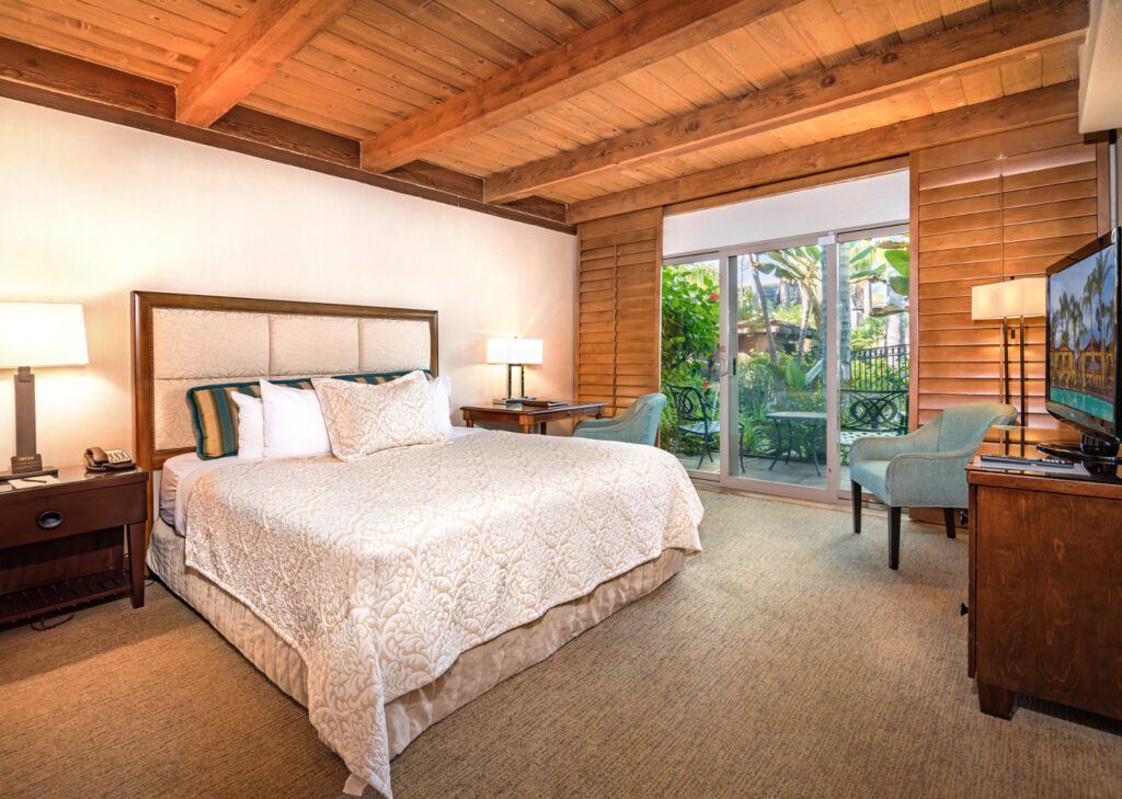 Tropical view guestroom